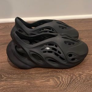 Yeezy Onxy Foam Runner